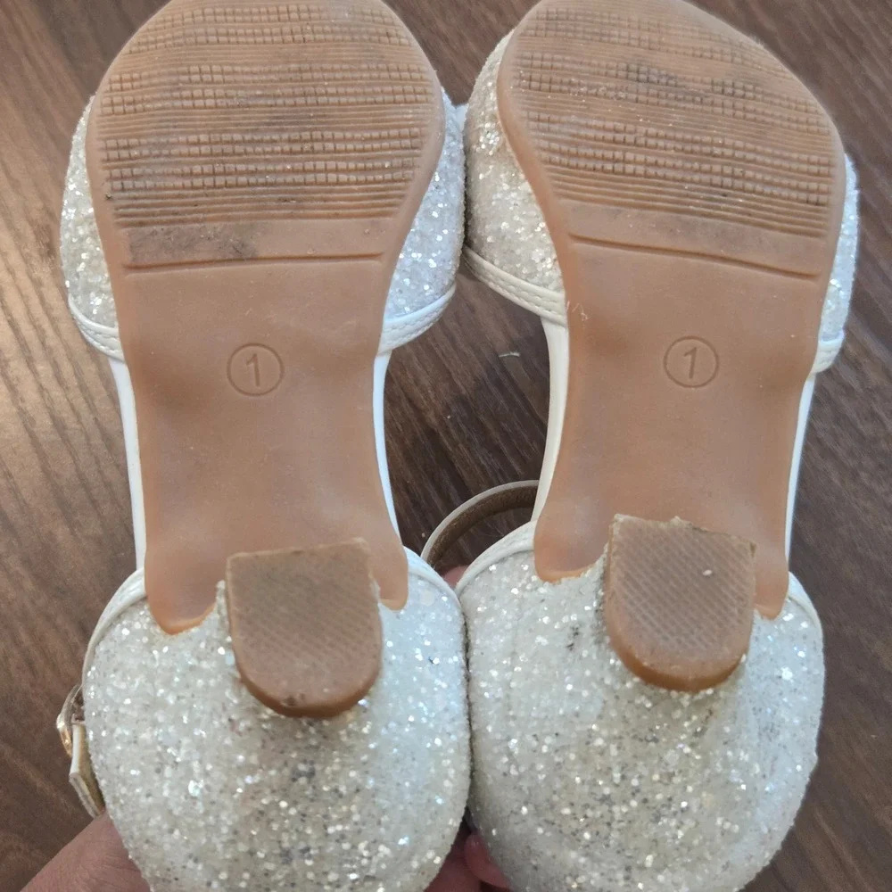 Motasha Girls White Glitter Dress Shoes Low Heel Bow Pearl Rhinestone Size 1